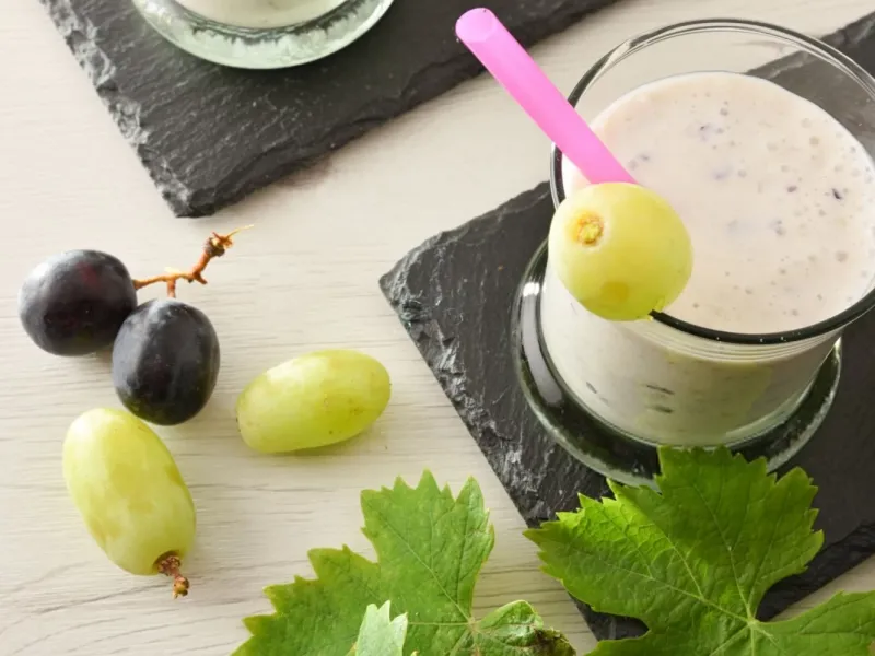 طرز تهیه میلک شیک انگور مرحله به مرحله