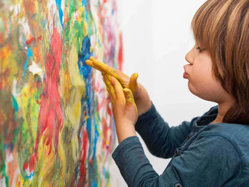 شروع نقاشی کودکان از چه سنی آغاز می شود و چرا برخی کودکان آنرا رها می کنند ؟