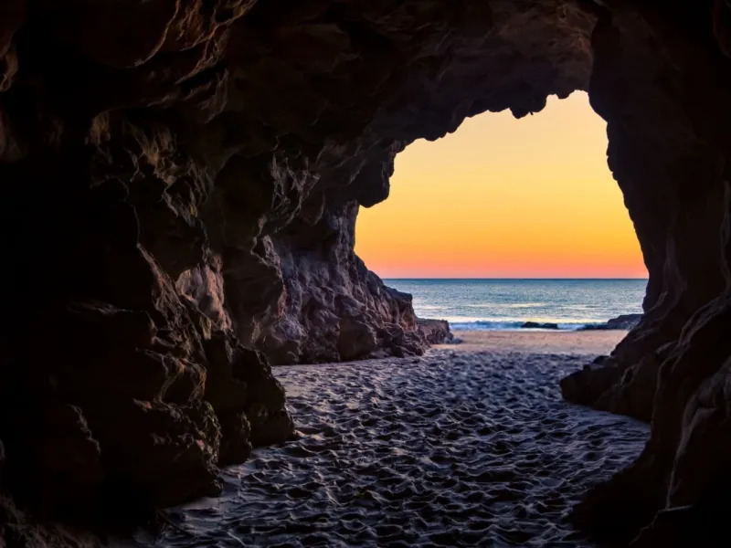 اگه دنبال جذاب ترین عکس از غارهای جهان هستی با ما همراه شو !