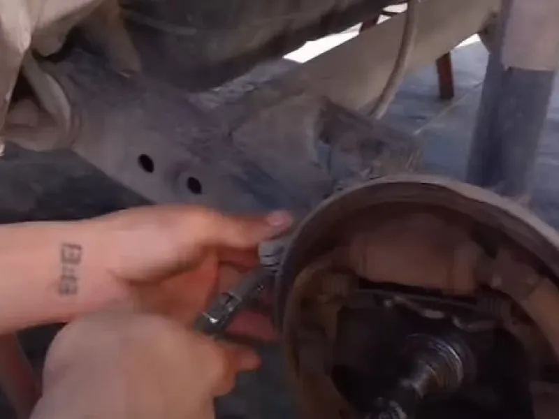 آموزش تعویض سیم ترمز دستی پراید / فیلم