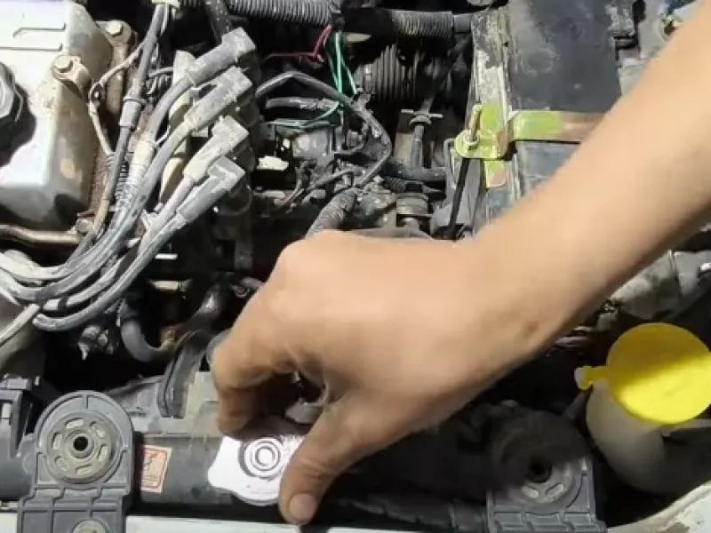 نحوه تعویض قاب بالا رادیاتور پراید / چگونه قاب بالای رادیاتور پراید را تعویض کنیم