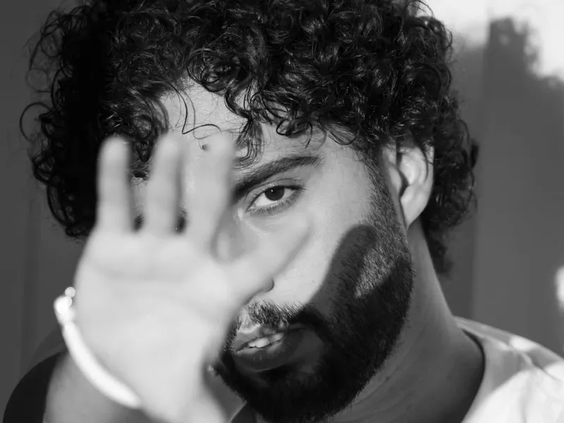 متن و آهنک حامیم به نام با تو اینم با کیفیت بالا