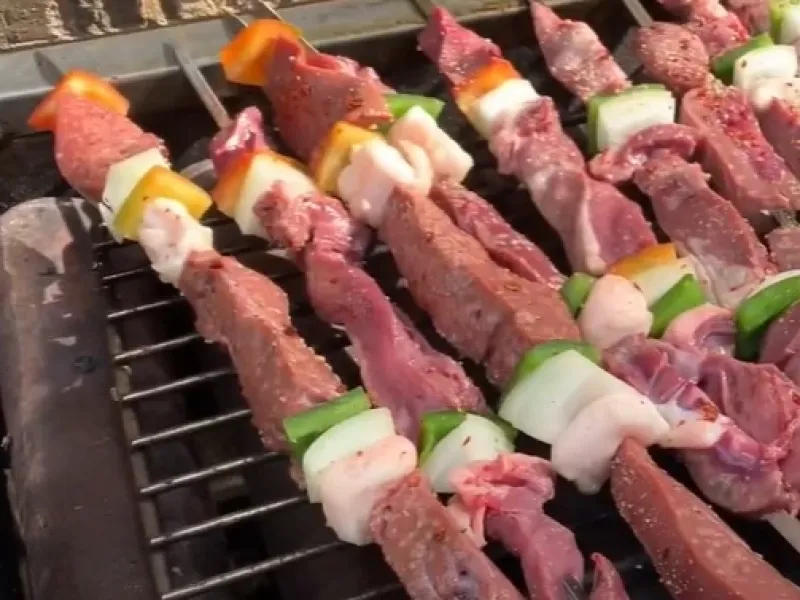 خورد کردن و سیخ زدن جگر گوسفندی / راز خورد کردن جگر و قلوه