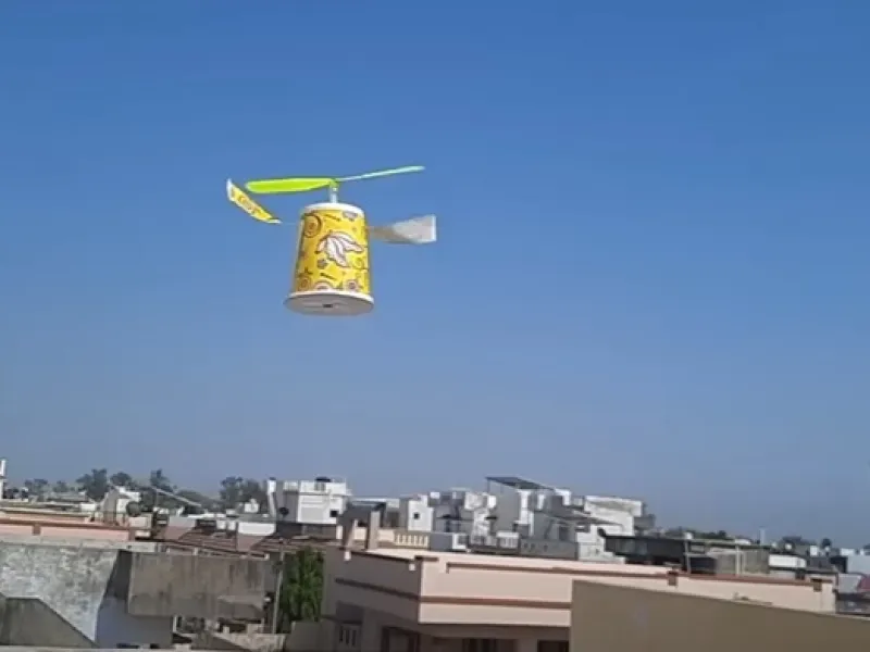 نحوه ساخت هلیکوپتر پرنده با لیوان کاغذی یک بار مصرف / ساختن هلیکوپتر با قابلیت پرواز