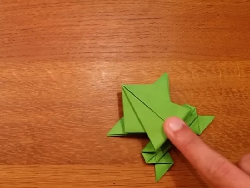 ساخت قورباغه کاغذی پرشی / ساخت قورباغه جهنده