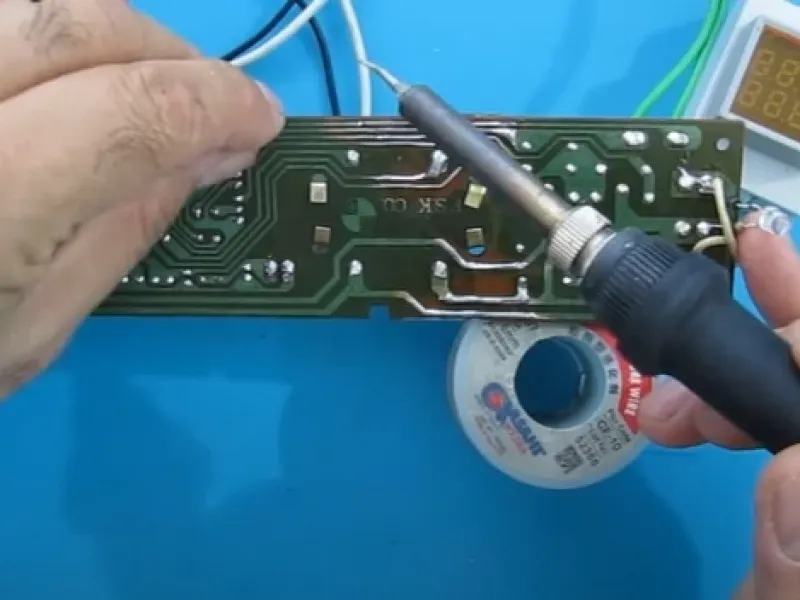 عیب یابی و تعمیر برد یخچال / تعمیر کردن برد یخچال به شکل حرفه ای