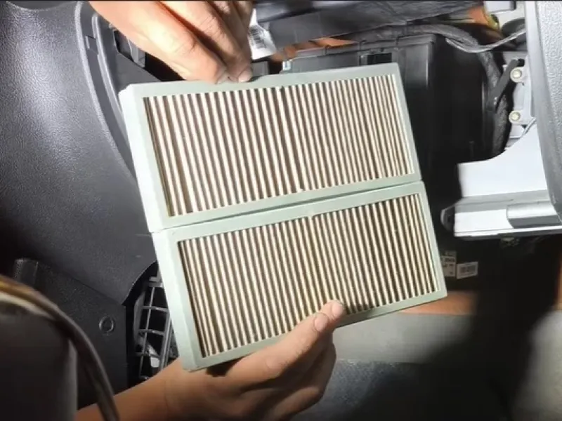 نحوه تعویض فیلتر کابین ساینا تیبا کوئیک / فیلم