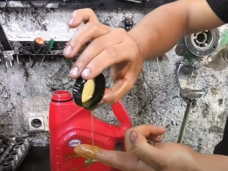 تشخیص روغن تقلبی خودرو با یک نگاه / به راحتی روغن موتور تقلبی را تشخیص دهید