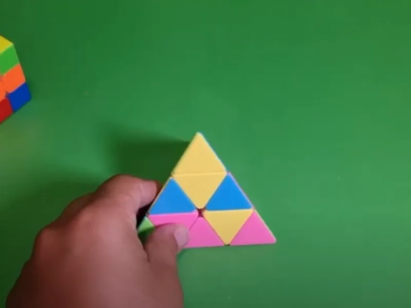 آموزش حل کردن روبیک هرمی / روبیک هرمی را به سادگی حل کنید