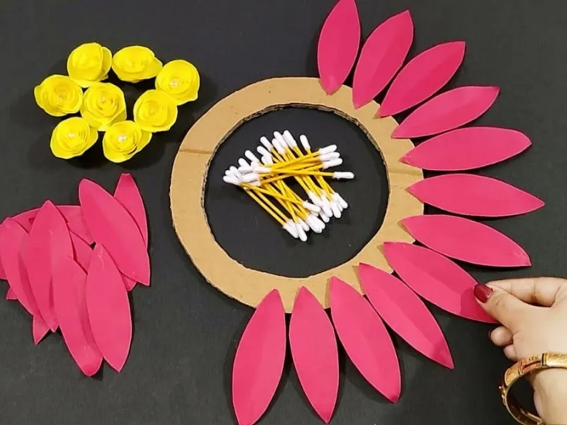 ایده دکور دیواری زیبا / با کمترین امکانات و با کاغذهای رنگی دیوارکوب بساز