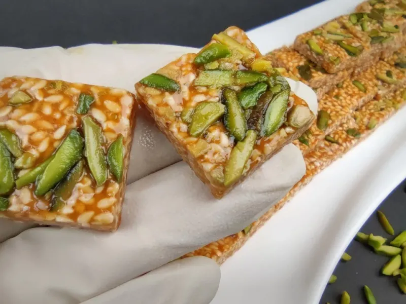 طرز تهیه سوهان کنجدی که نه به دندون میچسبه و نه در طولانی مدت تغیر شکل میده و چسبناک میشه!