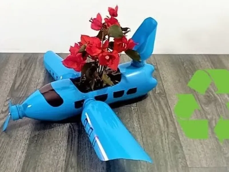 ساخت گلدان هواپیما با بطری های پلاستیکی/ ایده بازیافت بطری های پلاستیکی