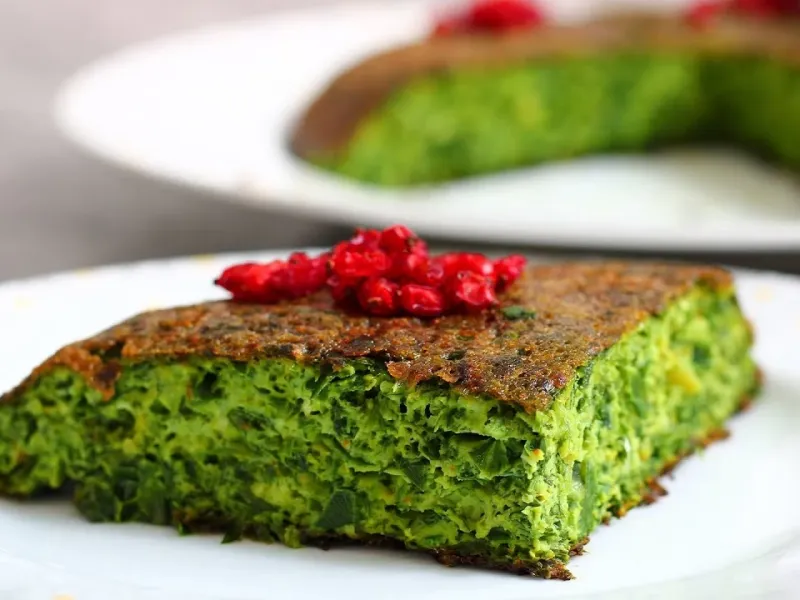 طرز تهیه کوکو سبزی با پف عالی کوکو سبزی مجلسی رو اینجوری درست کن!