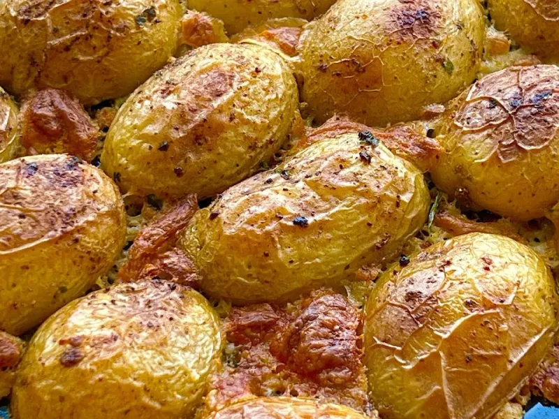 سیب زمینی تنوری در فر حتما با دیدن این سیب زمینی تعجب میکنی با خوردنش شگفت زده!