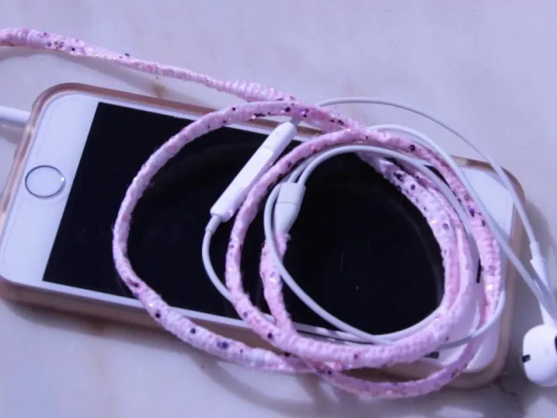 ایده ای خلاقانه برای بافت بند هدفون با نخ رنگی!