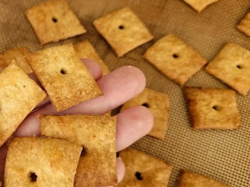 آموزش ساخت کراکر نمکی در خانه برای کودکان!