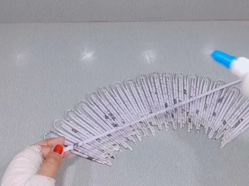 آموزش ساخت سبد کاربردی با لوله کردن روزنامه!