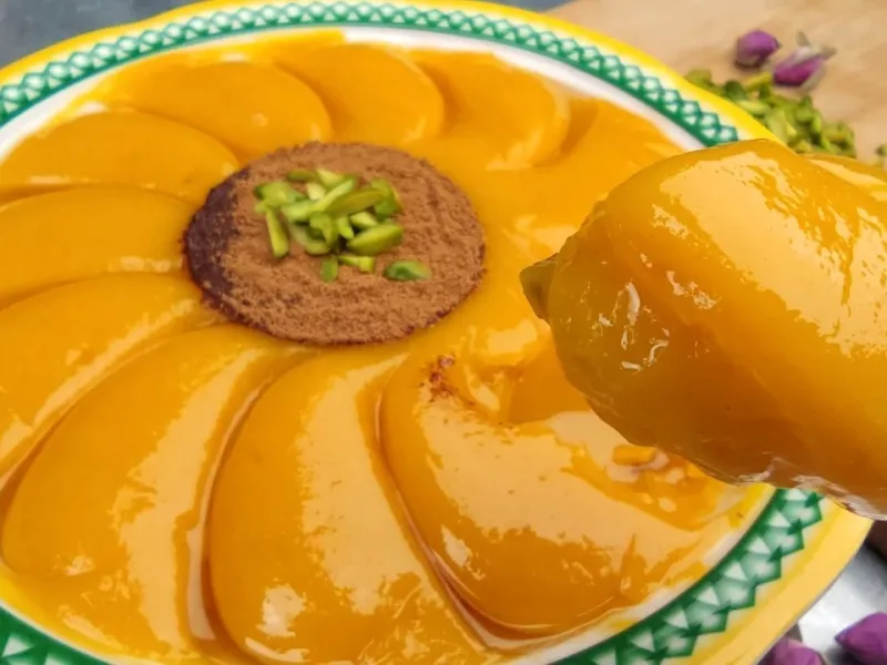 طرز تهیه حلوا زعفرانی شیراز به سبک شیرازی ها بدون نیاز به تفت دادن آرد، فوق العاده خوشمزه! طرز تهیه حلوا زعفرانی شیراز به سبک شیرازی ها بدون نیاز به تفت دادن آرد، فوق العاده خوشمزه!