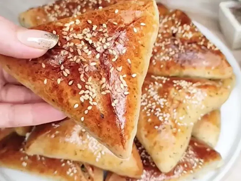 طرز تهیه پیراشکی کنسرو تن ماهی در فر بدون نیاز به سرخ کردن / غذای آسان سریع و فوق العاده خوشمزه