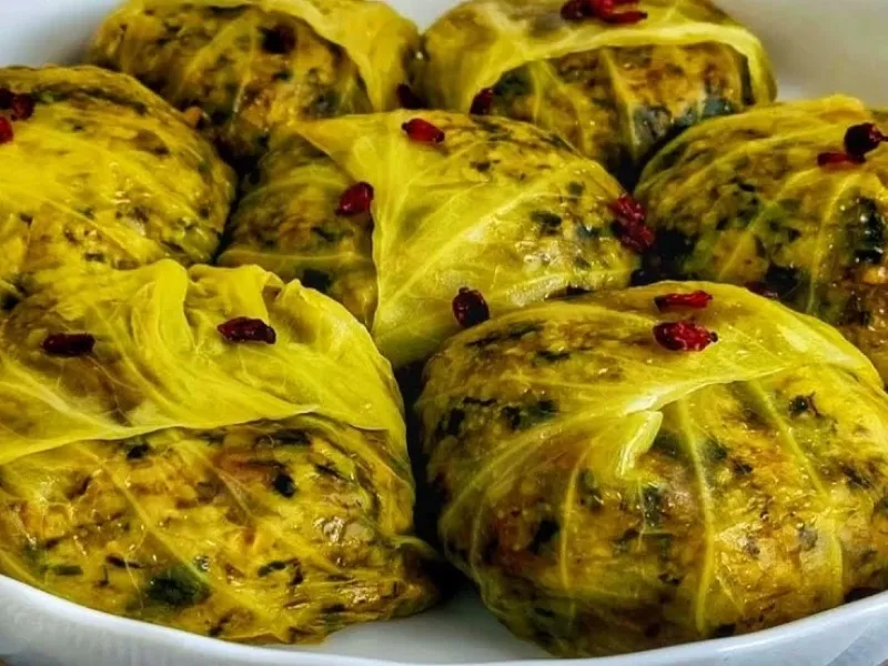 راز خوشمزه شدن دلمه گیاهی و سالم دقیقا اینجاست دلمه ای بدون گوشت بایه طعم متفاوت وفوق العاده!