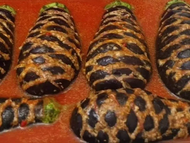 طرز تهیه بادمجون شکم پر با گوشت چرخکرده خوشمزه و ساده و با طرح لوزی شکل خوشکل! طرز تهیه بادمجون شکم پر با گوشت چرخکرده خوشمزه و ساده و با طرح لوزی شکل خوشکل!