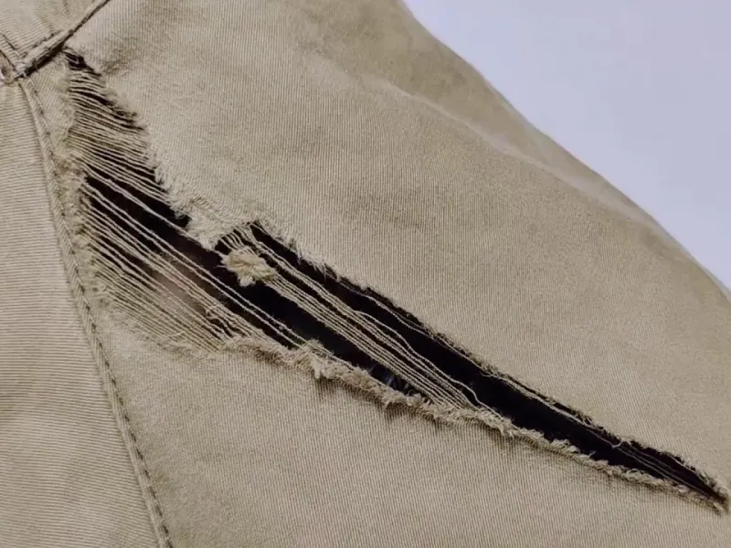 یاد بگیرید که چگونه سوراخ های بین پاهای شلوار خود را به صورت ساده، آسان و نامرئی ترمیم کنید!