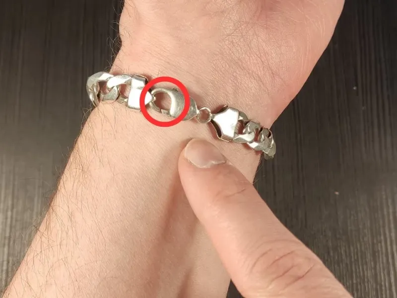 تا زمانی که این کلیپ را ندیدید هرگز دستبند دست نکنید! (99٪ نمی دانند!)