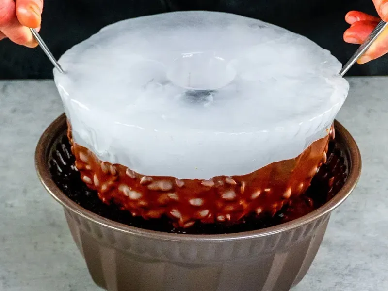 دسر شکلاتی که همه در موردش حرف می زنند! خیلی ساده و خوشمزه!