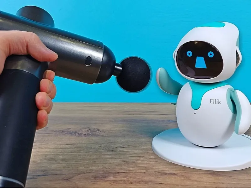 واکنش های جالب ربات Eilik / وقتی ربات از کوره در می رود!