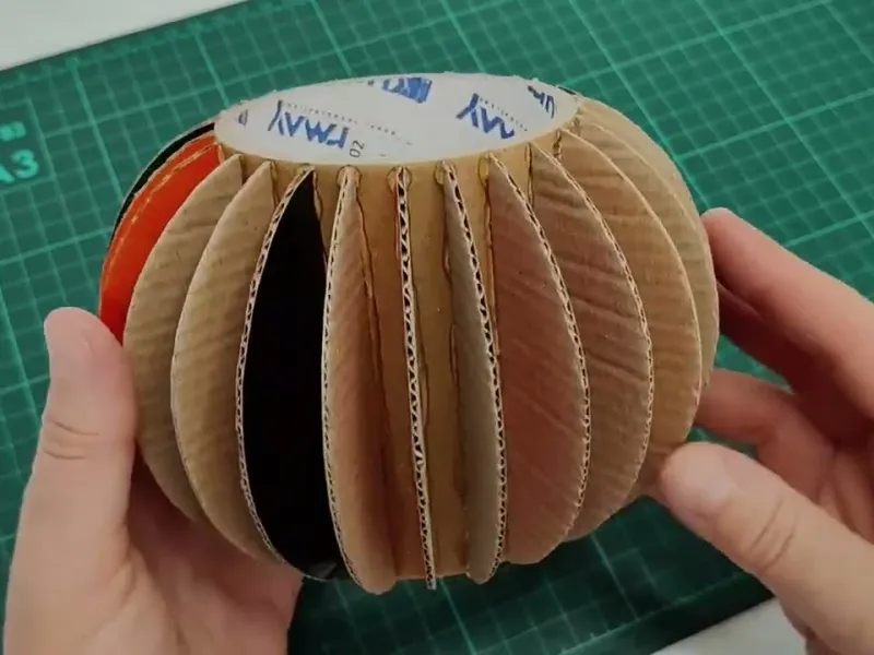 کاردستی های مقوایی / طرز ساخت گلدان گل مقوایی!